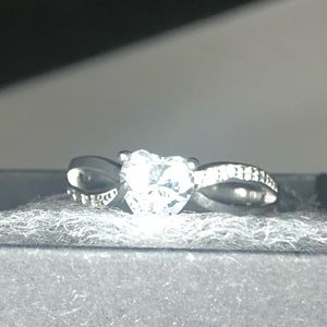 Size 9 Fashion Ring Bella Fizz